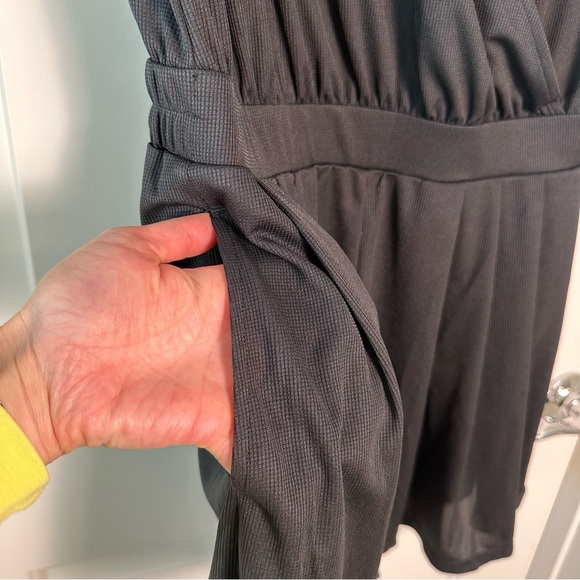 NWT Halara V Neck Short Sleeve Side Pocket Waffle Casual Jumpsuit size L - Picture 2 of 6